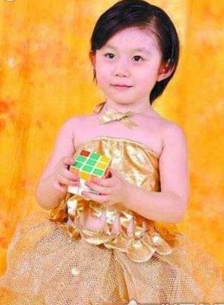 世界上最年輕的魔方復原者 中國謝恩希3歲零4個月
