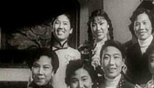 中國最早的春節(jié)聯(lián)歡晚會 1983年春晚(錢學(xué)森梅蘭芳參加)