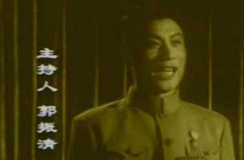 中國最早的春節(jié)聯(lián)歡晚會 1983年春晚(錢學(xué)森梅蘭芳參加)