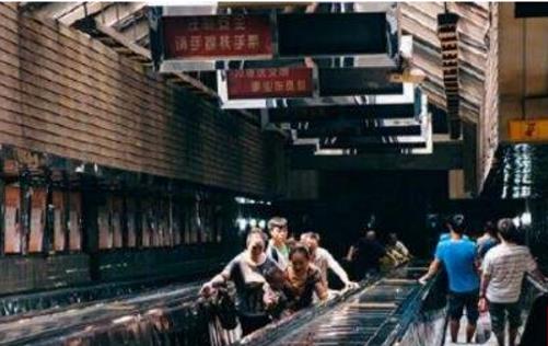 全國最深地鐵站 重慶10號線深94米(等于31層樓)