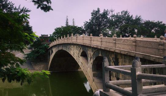 世界上最早的石拱橋 趙州橋建于隋朝年間公元595年-605年
