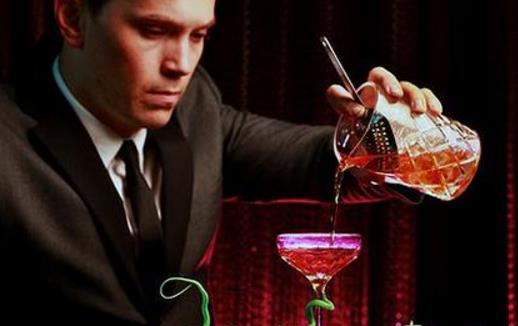 世界上最貴的雞尾酒 卡拉布雷斯調(diào)酒5.5萬元人民幣一杯