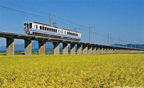 世界上最慢的火車 日本雪龜號(hào)比自行車還慢