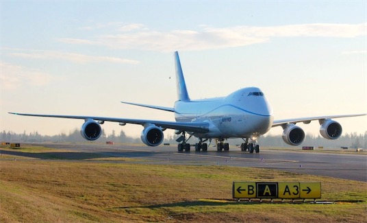 全球最長飛機(jī)執(zhí)飛 B747-8F一年可帶貨1.2萬噸