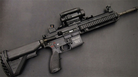 世界最致命突擊步槍 HK416采用短行程導(dǎo)氣式自動方式