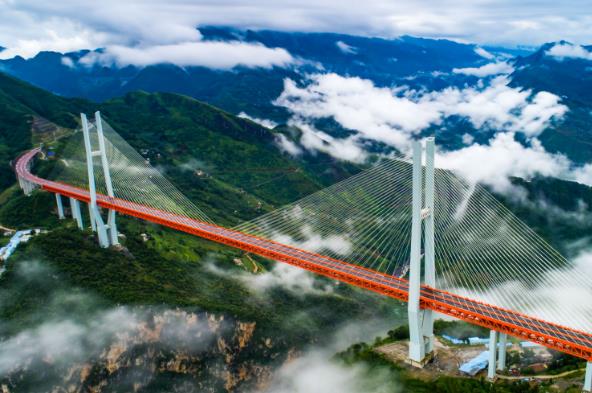 中國建造世界上最高“天空之橋” 都格北盤江大橋 高565米獲國際金獎