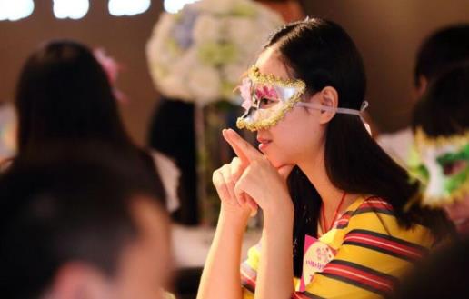 和相親對(duì)象每天聊多久合適?父母給介紹的對(duì)象靠譜嗎?