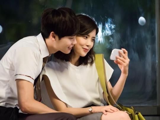 撩比自己小的男生套路有哪些?男生把你當(dāng)姐姐是暗戀嗎