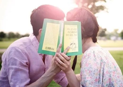 現(xiàn)在的一些女生為何特別喜歡奢侈消費(fèi)?喜歡奢侈品到底對不對