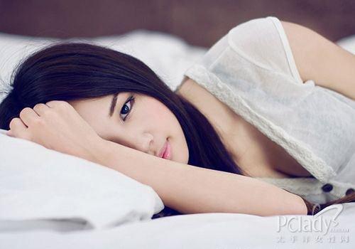 睡眠不良方式你占幾條?20個(gè)睡眠小惡習(xí)會(huì)加速女人衰老