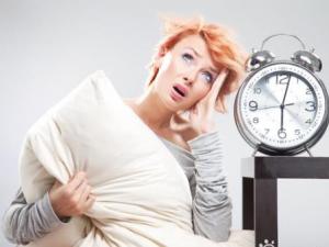 常失眠的女性吃什么好？有助于睡眠吃的食物有哪些