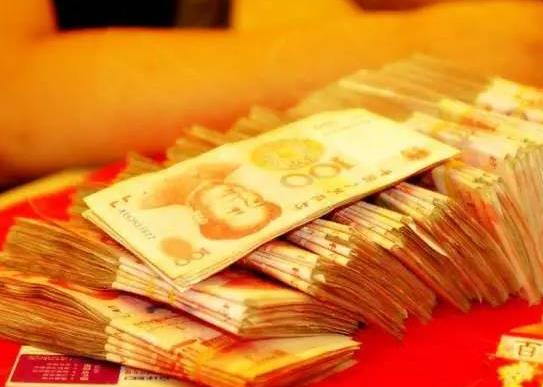 彩禮貸款結(jié)婚應不應該?男方彩禮錢不夠可以貸款嗎?