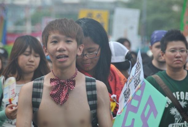 臺灣5萬名同性戀大游行,呼吁同志要婚姻平權(quán),也要伴侶多元