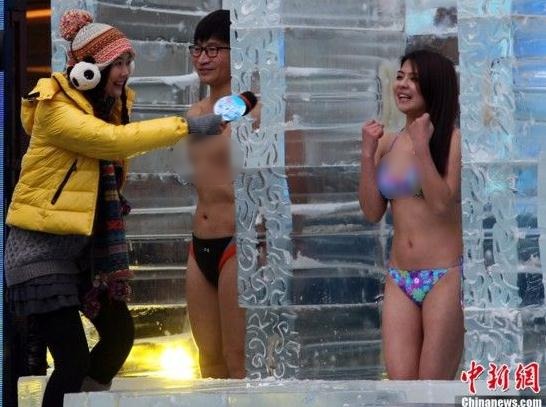 耐寒奇人長沙街頭挑戰(zhàn)人類耐寒極限,比基尼美女體驗“冰凍”