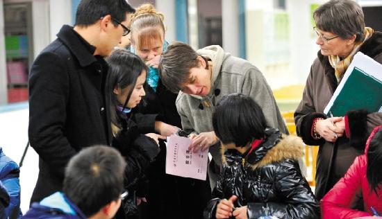 72÷3=?小學(xué)生九九乘法口訣讓英國校長考察團(tuán)大為震驚