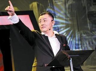 網(wǎng)友“肥珺珺”微博爆料:周立波中國(guó)夢(mèng)想秀嘲諷女孩子踢球沒(méi)前途