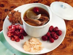 哺乳期可以吃動(dòng)物血嗎？哺乳期動(dòng)物血食譜