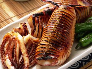 哺乳期能吃魷魚嗎？哺乳期吃魷魚的做法
