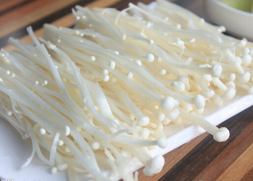 產(chǎn)婦可以吃金針菇嗎?適合產(chǎn)婦吃金針菇的做法