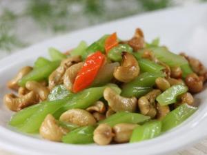 哺乳期吃西芹有什么好處？哺乳期吃西芹的做法