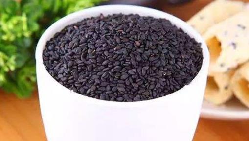 產(chǎn)后難免出現(xiàn)脫發(fā)的情況 推薦八種食物幫助產(chǎn)后預防脫發(fā)