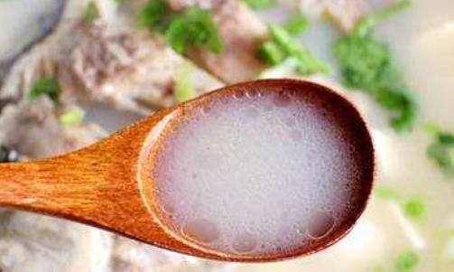 最為煩惱的就是產(chǎn)后胸部乳房下垂 這樣做讓胸部變美變大