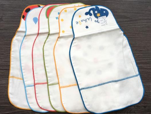 怎樣正確使用寶寶隔汗巾?3歲的寶寶要買多大的汗巾?