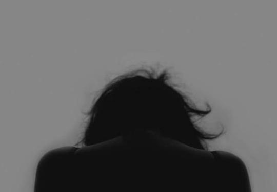 長期抑郁不治療會(huì)死嗎?抑郁癥患者會(huì)有殺人傾向嗎?