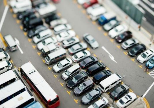 叫拖車拖別人的車誰付錢?有人亂停車可以叫交警拖車嗎