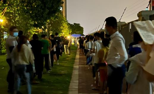 在封控區(qū)內(nèi)老人身體不好能出來嗎 封控區(qū)還能點外賣嗎