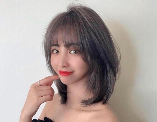 鎖骨卷是半燙還是全燙?鎖骨發(fā)怎么扎好看