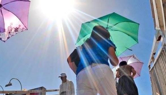 高溫悶熱的大夏天頭發(fā)掉的越厲害 中醫(yī)揭露6大致命脫發(fā)原因