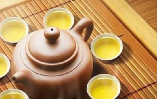 酒可以說(shuō)是交際應(yīng)酬不可缺少的東西 男性飲酒3大注意事項(xiàng)
