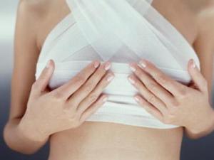 乳房保?。恨k公室七種不良坐姿影響胸部健康
