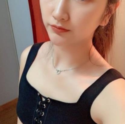 胸很小很難看很自卑怎么辦 你們都用什么牌子的豐胸霜