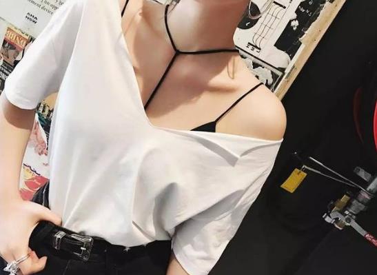 女生平背和背溝有什么區(qū)別?什么樣的背算是美背?