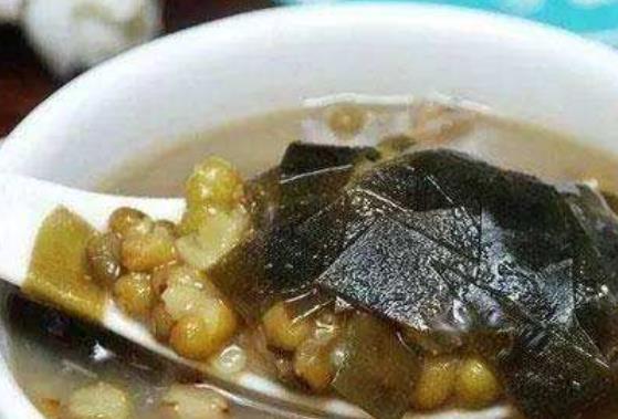 喝湯是我們的習(xí)慣 女性夏季多喝湯