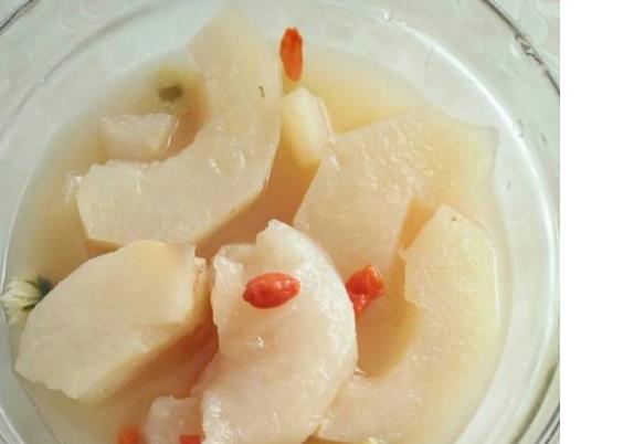 枸杞是我們都知道的養(yǎng)生食品 上班族多喝枸杞茶緩解疲勞