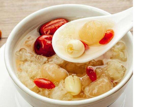 最適合的養(yǎng)生湯 廣東那邊的老火湯味道鮮美又營(yíng)養(yǎng)