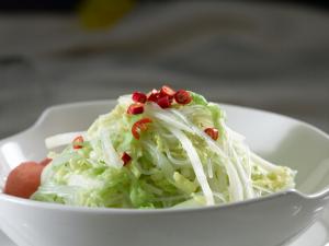 白菜燉粉條怎么做好吃？白菜燉粉條的做法