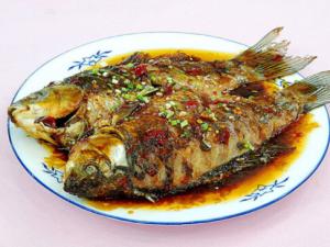 紅燒鯽魚(yú)怎么做好吃？紅燒鯽魚(yú)的做法