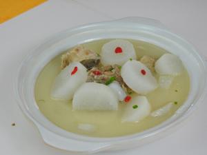 煲湯什么時(shí)候放鹽好？燉蘿卜不能太早放鹽