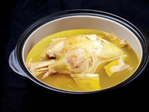 燉雞湯加黨參-如何燉出鮮美雞湯？