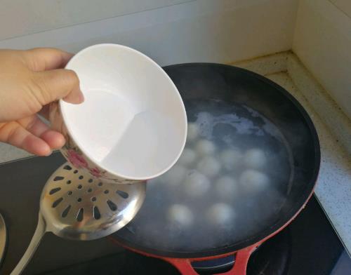 煮湯圓怎么看熟沒熟?米酒湯圓的做法是什么