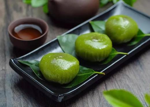 做青團(tuán)要放小蘇打嗎?青團(tuán)的艾草和泡腳的艾草一樣嗎