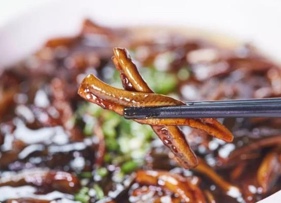 黃鱔死了還能吃嗎?怎樣處理凍鱔魚才新鮮?