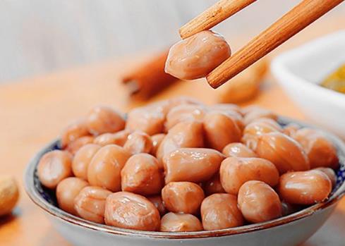 鹽水花生怎么煮才入味?鹽煮花生要煮多久?