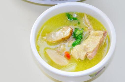 燉鴨湯的鴨肉是不是越肥越好?清燉鴨湯怎樣做不腥?