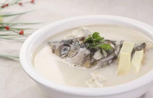 減肥可以吃魚頭燉豆腐嗎?燒魚頭豆腐湯用冷水還是熱水?