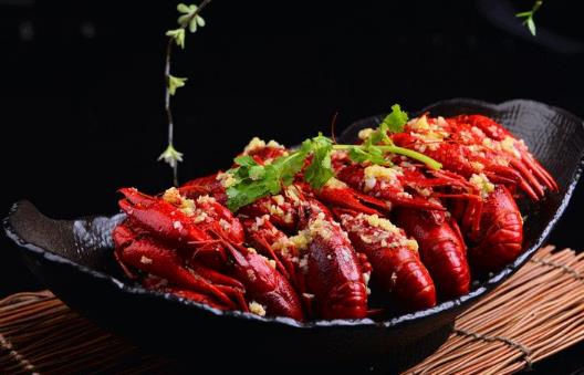 做麻辣小龍蝦的調(diào)料能做皮皮蝦嗎?小龍蝦買整只劃算還是買蝦尾劃算?